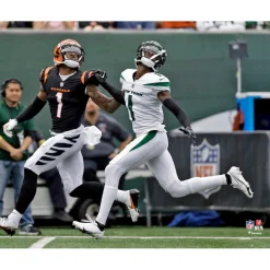 New York Jets Wall Art | Photos^Ahmad Sauce Gardner Unsigned Covers Ja'Marr Chase Photograph