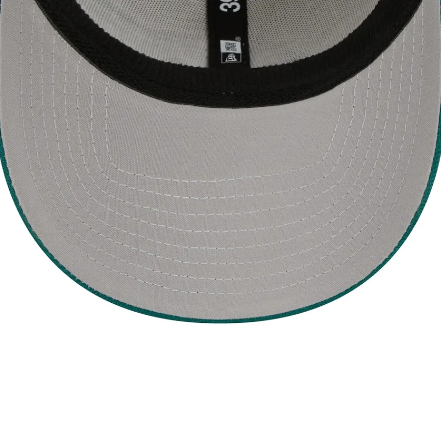 New York Jets Flex^Men's New Era Cream/Kelly Green 2023 Sideline Historic 39THIRTY Flex Hat